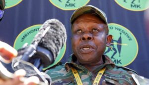 Sudáfrica: grupo blanco AfriForum es acusado de traición por partido del expresidente Jacob Zuma.