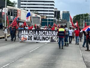 Panamá: Los trabajadores se movilizan en la calle contra las medidas del presidente Mulino.