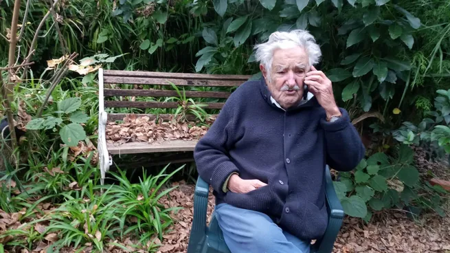 Adiós a José Mujica: el lindo privilegio del abrazo que no fue
