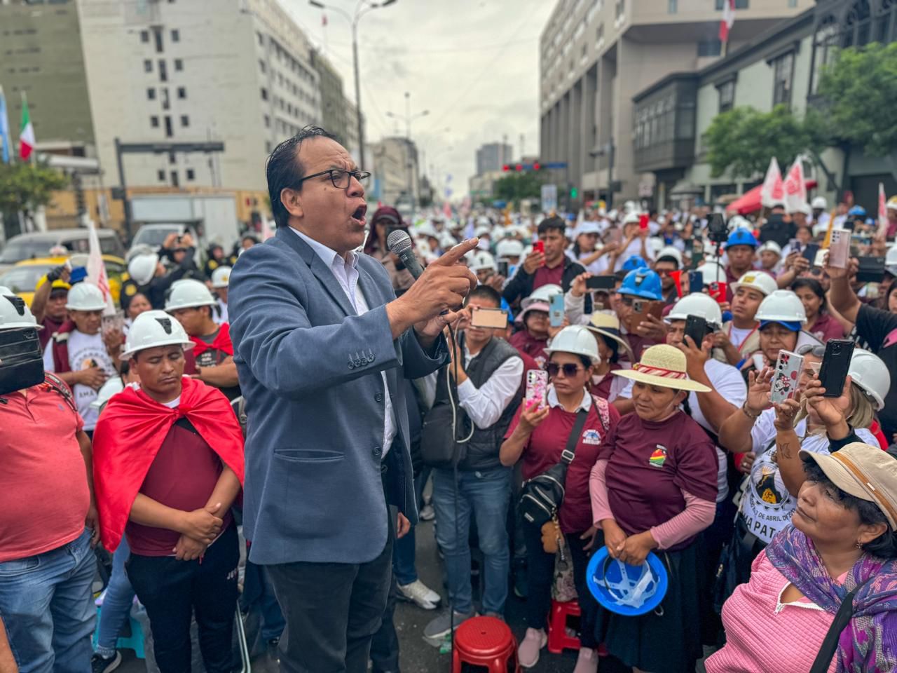 Segunda vuelta en Perú: Sánchez plantea una política exterior abierta al Sur Global